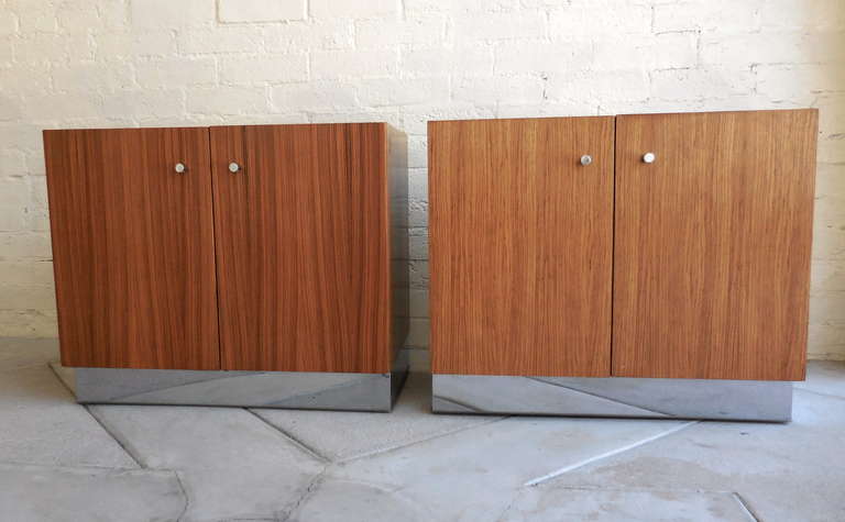 Mid-Century Modern Pair of Bedside Cabinets by Milo Baughman for Thayer Coggin, circa 1970s