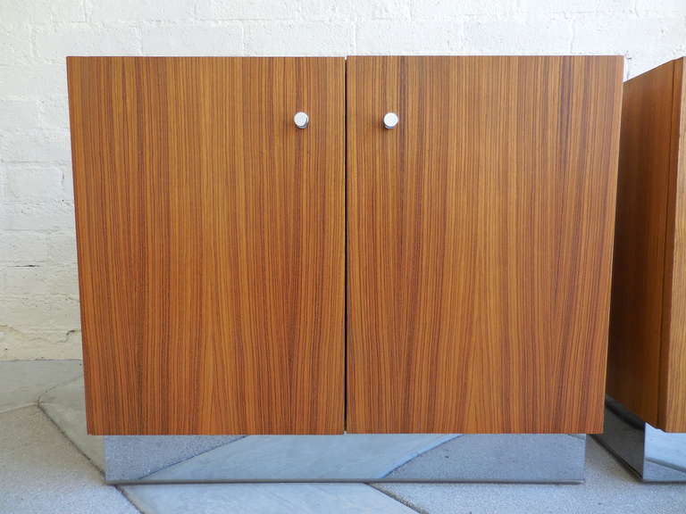 American Pair of Bedside Cabinets by Milo Baughman for Thayer Coggin, circa 1970s