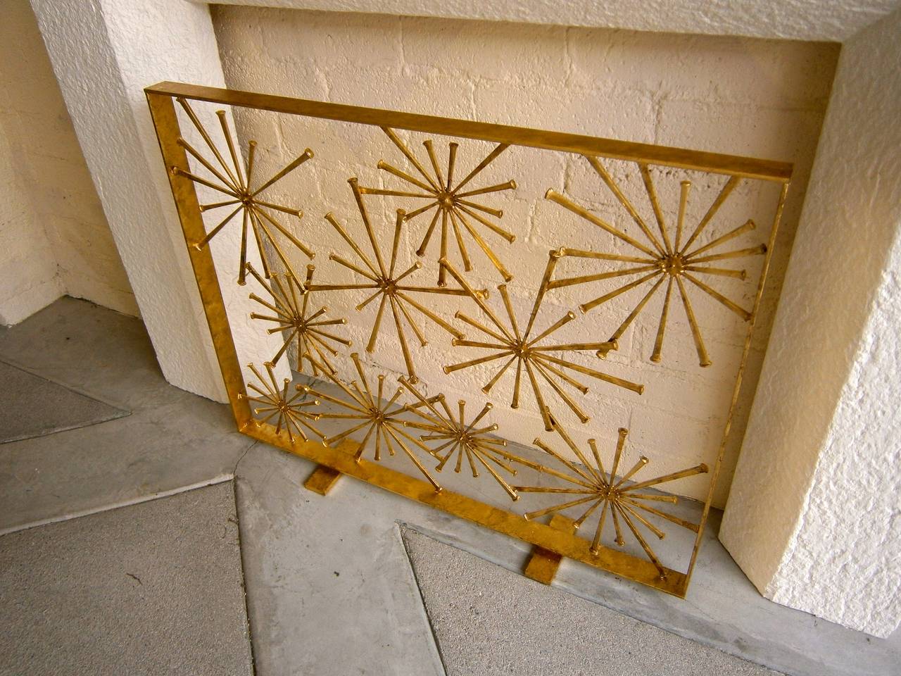 Gilded Steel Studio-Made Starburst Fire Screen By American Artist Del Williams. In Excellent Condition In Palm Springs, CA