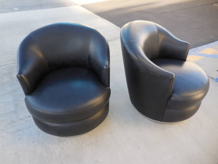 Pair of Leather Upholstered Club Chairs by Karl Springer, circa 1980 In Excellent Condition For Sale In Palm Springs, CA