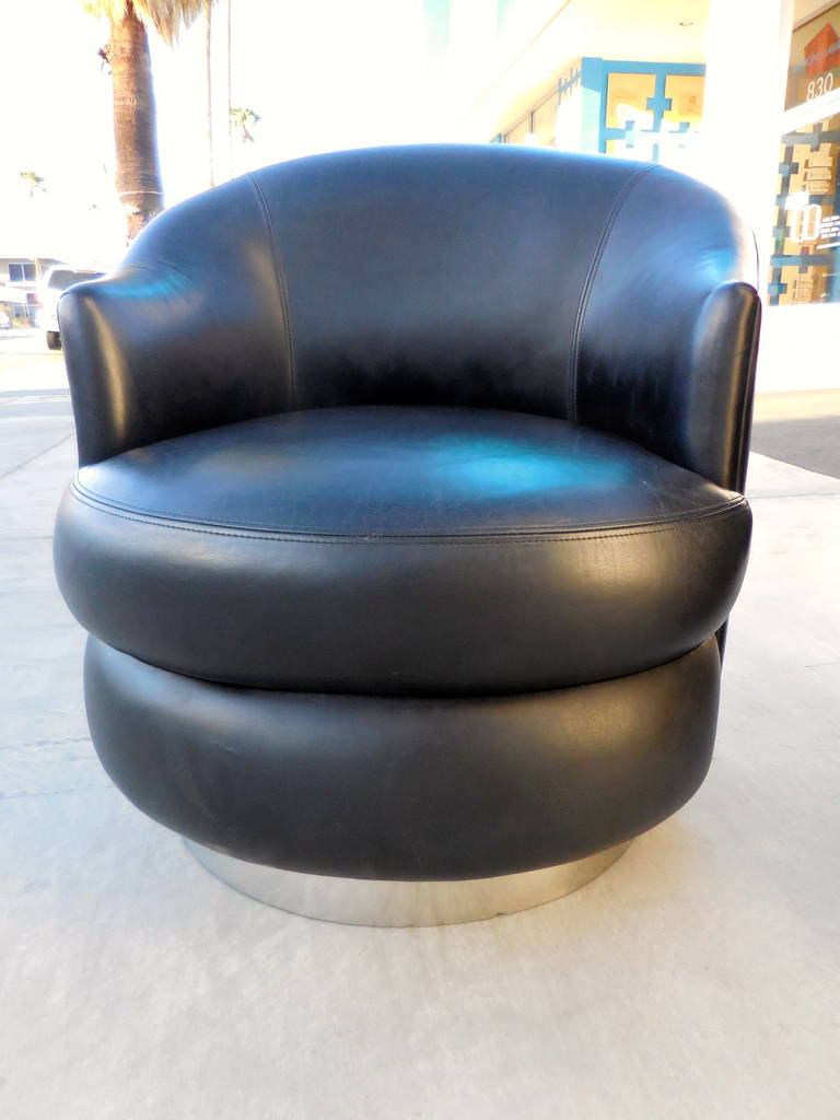20th Century Pair of Leather Upholstered Club Chairs by Karl Springer, circa 1980 For Sale