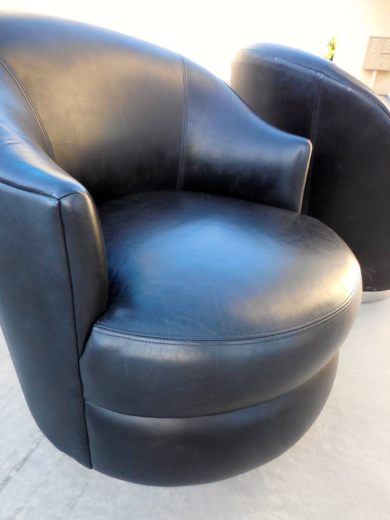 Pair of Leather Upholstered Club Chairs by Karl Springer, circa 1980 For Sale 1