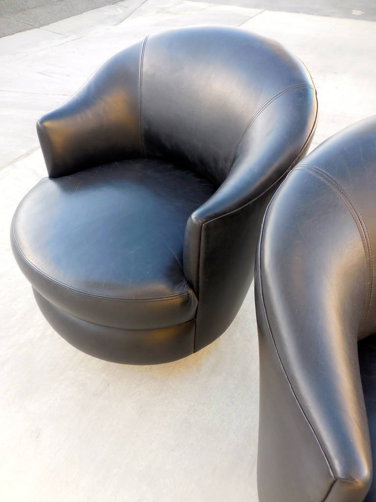 Pair of Leather Upholstered Club Chairs by Karl Springer, circa 1980 For Sale 3