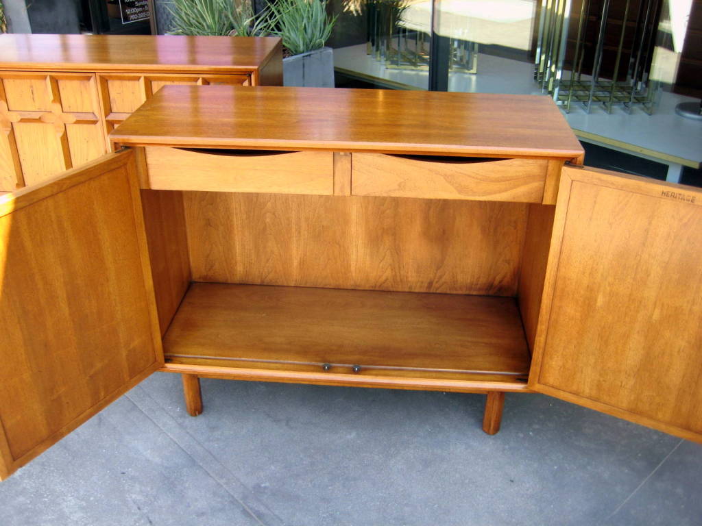 A pair of Heritage 1950's walnut and hickory chests 2