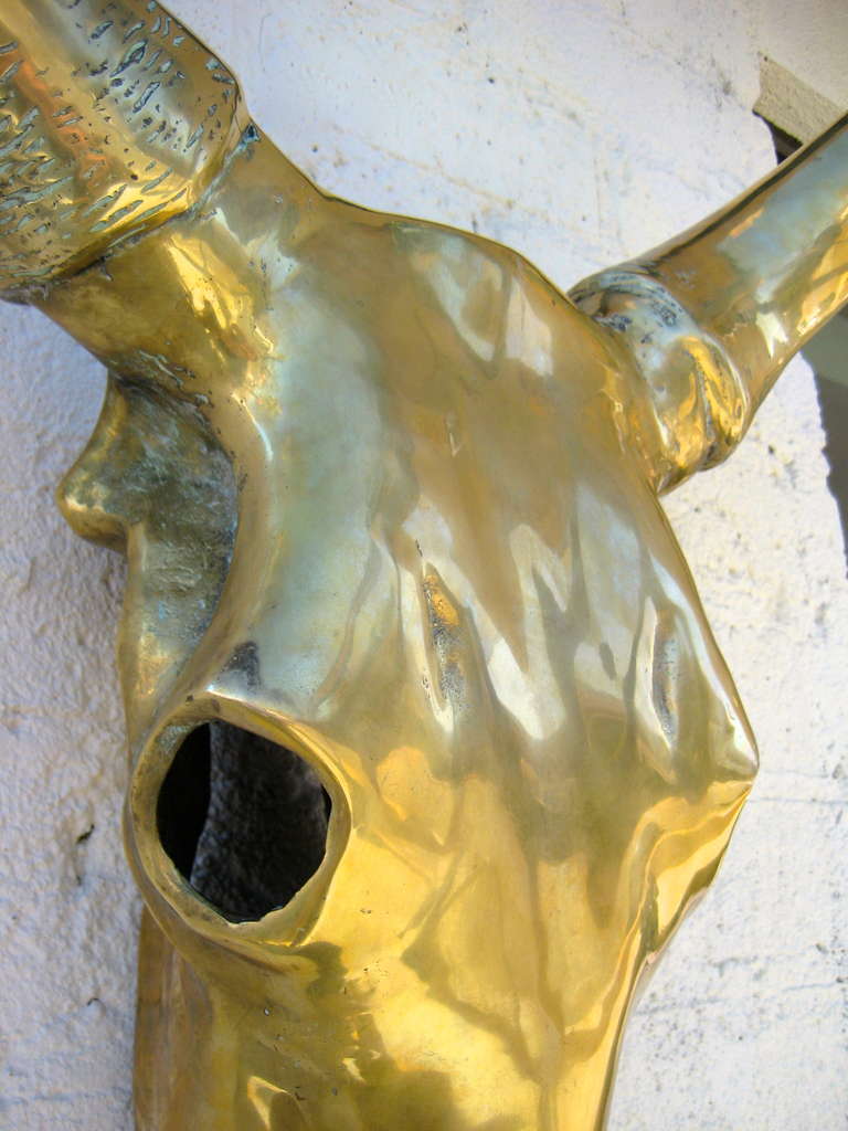 A large scale solid polished brass sculptural cow skull c.1970's In Excellent Condition In Palm Springs, CA