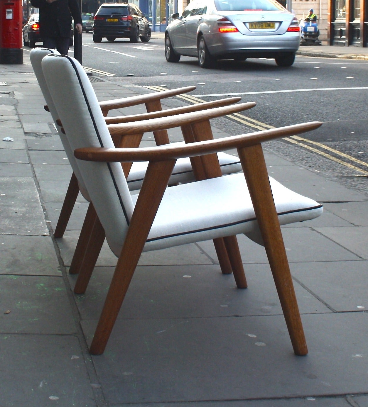 Hans Wegner Pair of Rare Oak Upholstered Armchairs In Excellent Condition In London, GB
