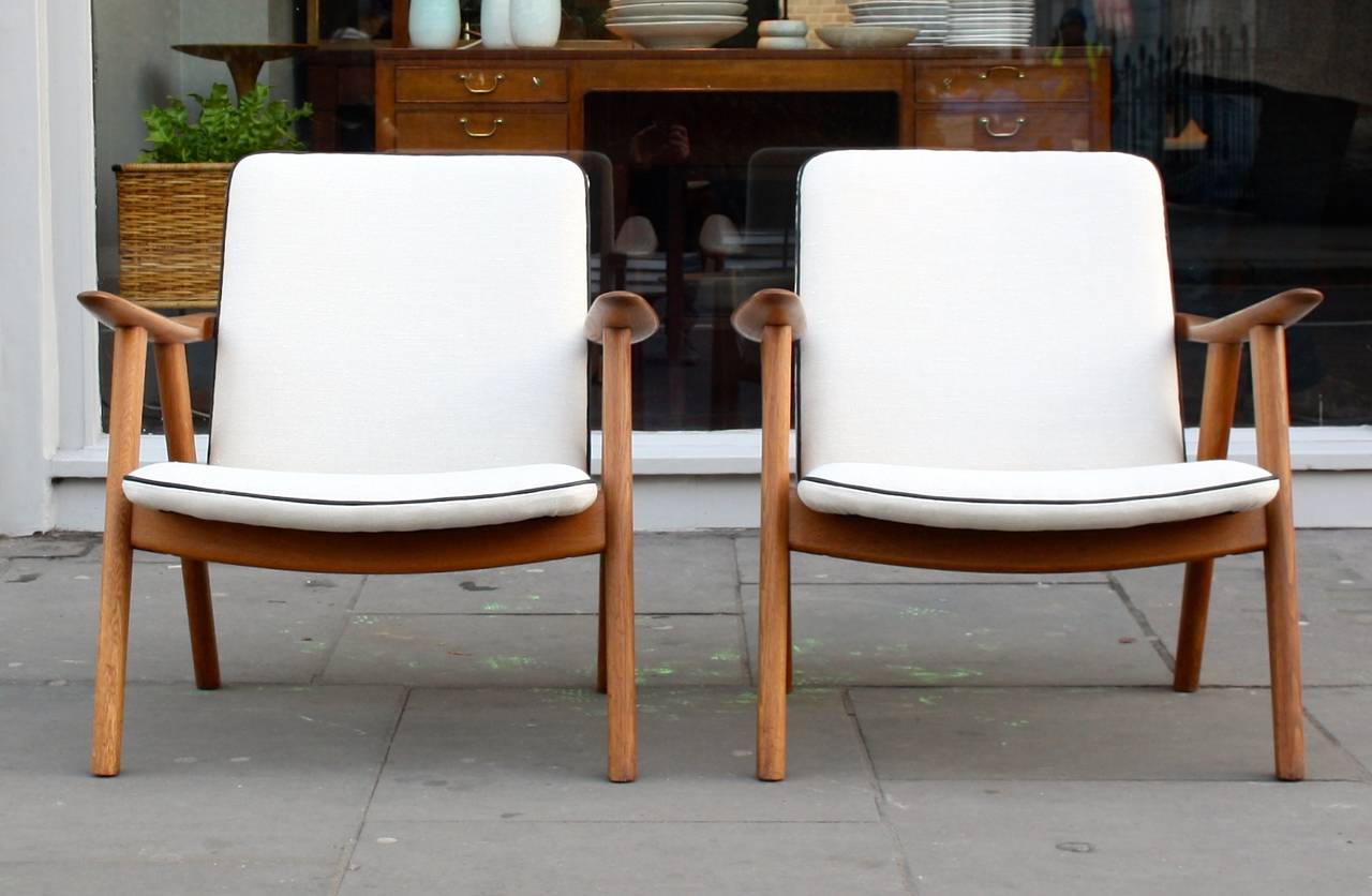 Scandinavian Modern Hans Wegner Pair of Rare Oak Upholstered Armchairs