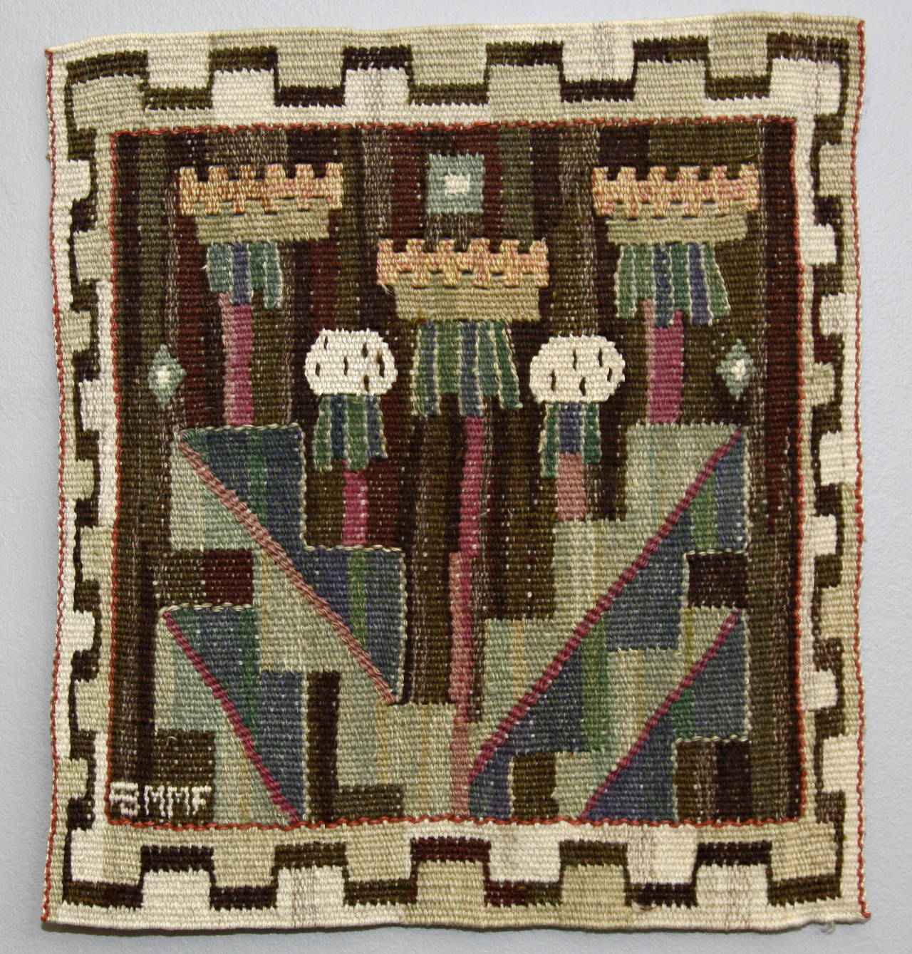 Fantastic early weaving by MMF. Great condition and coloring.