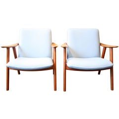Pair of Early Rare Hans Wegner Chairs
