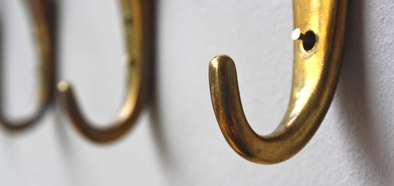 Set of Six Sculptural Feather Brass Hooks by Carl Auböck In Excellent Condition In London, GB