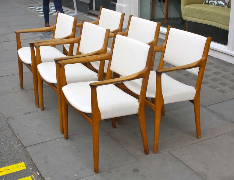 Scandinavian Modern Hans Wegner Set of Six Early Oak Chairs