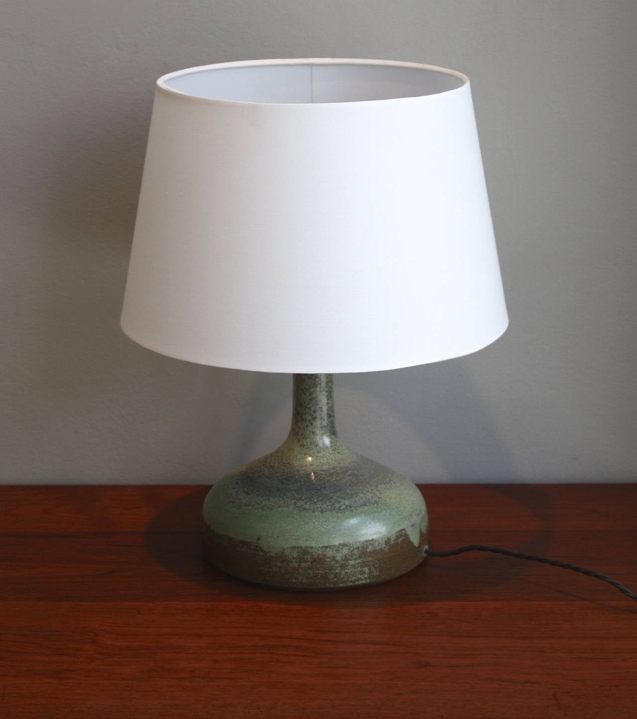 Fantastic rarely seen green Kähler table lamp base in perfect condition.