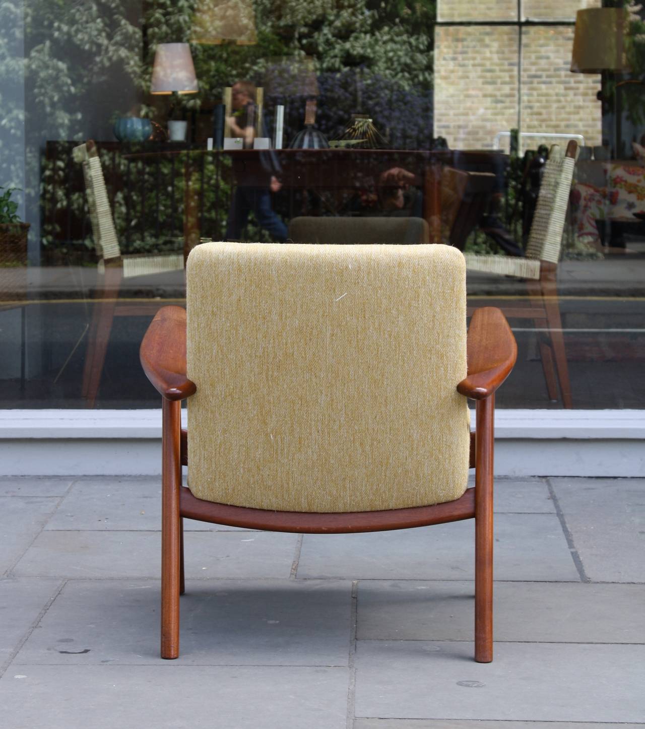 The Timeless Appeal of the Wegner Armchair: A Mid-Century Masterpiece