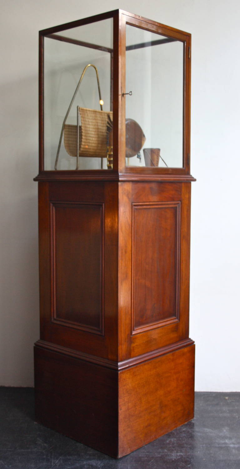 Pair of Museum Display Cabinets In Excellent Condition In London, GB