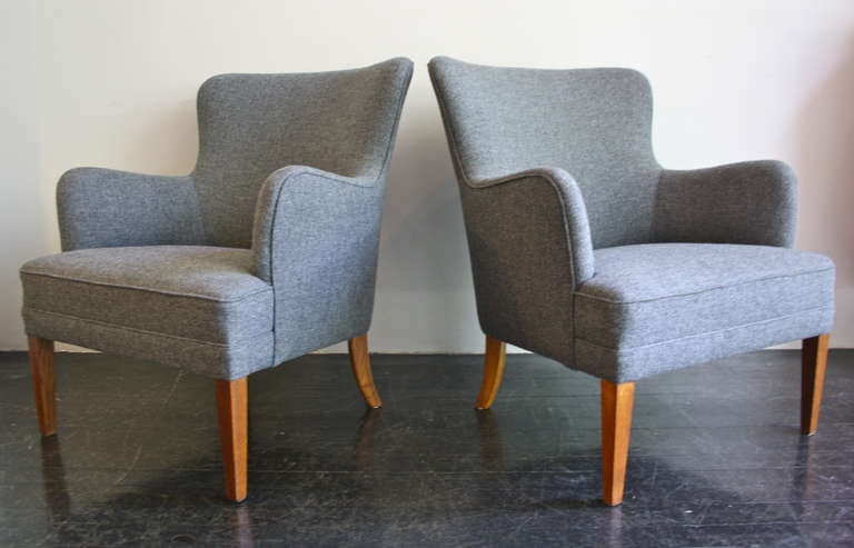 Pair of Armchairs by Frits Henningsen In Excellent Condition In London, GB