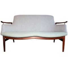 NV53 Sofa by Finn Juhl