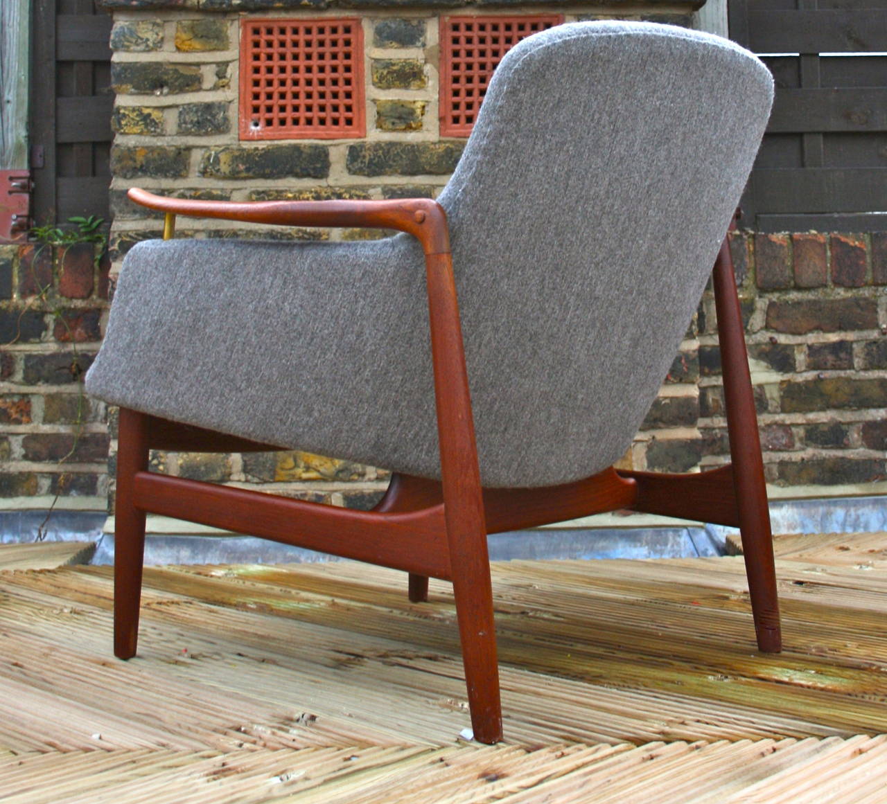Mid-20th Century NV53 Chair by Finn Juhl