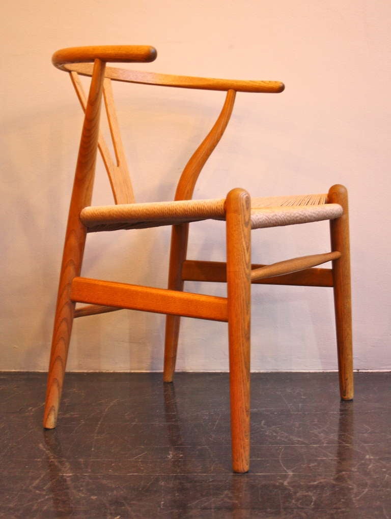 Scandinavian Modern Set of Six Hans Wegner Wishbones Chairs