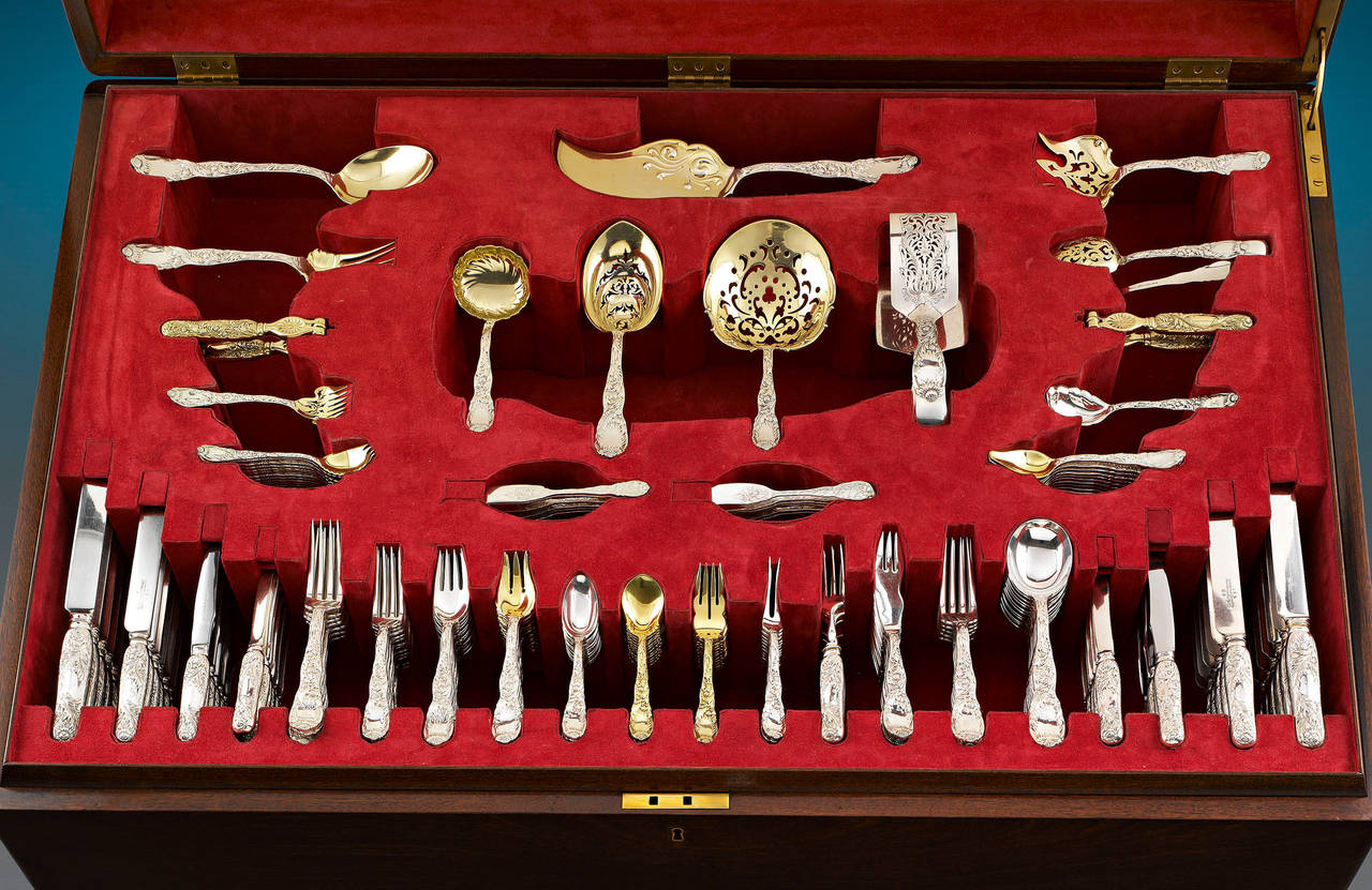 Tiffany & Co. Chrysanthemum Flatware Service, 307 Pieces In Excellent Condition In New Orleans, LA