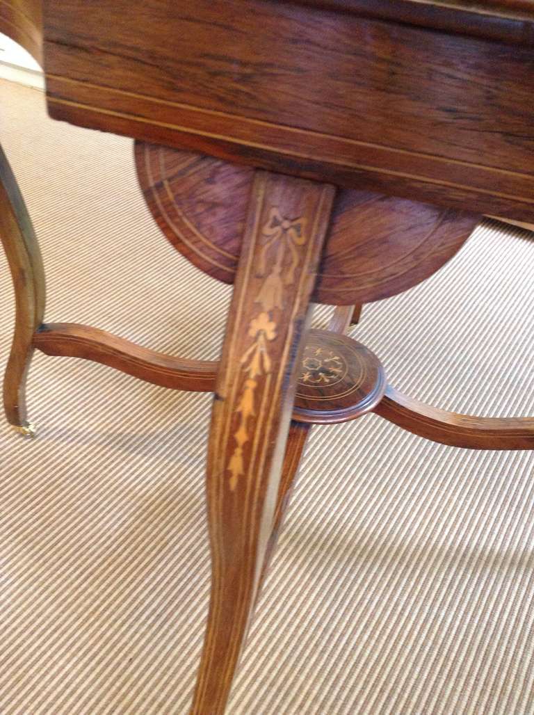 Edwardian English Rosewood Inlaid Side Table In Good Condition For Sale In Middleburg, VA