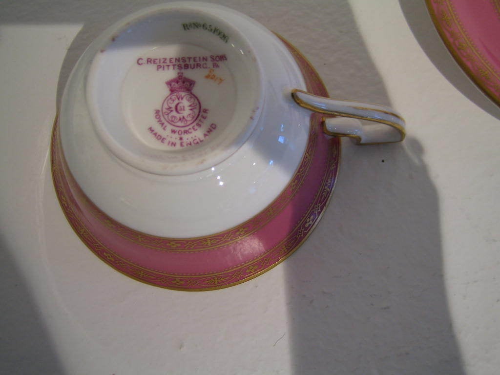 Set Of 10 Royal Worcester Hand Decorated Tea Cups/saucers In Good Condition In Middleburg, VA