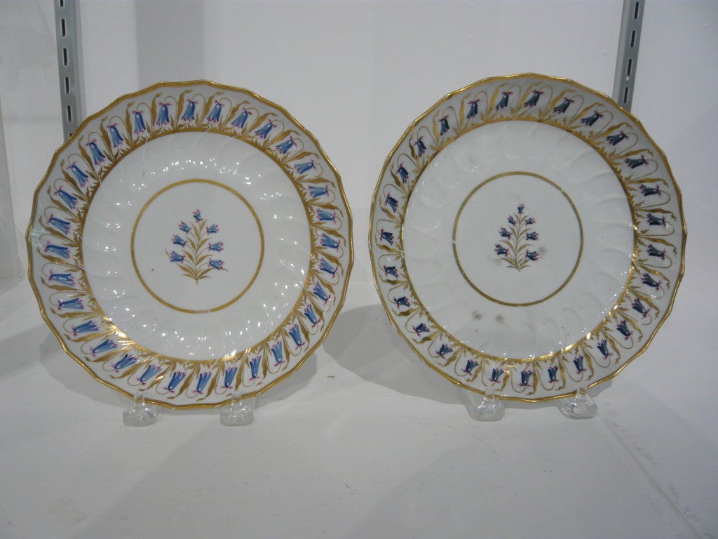 Pair of Early 19th Century English Porcelain Plates For Sale 8
