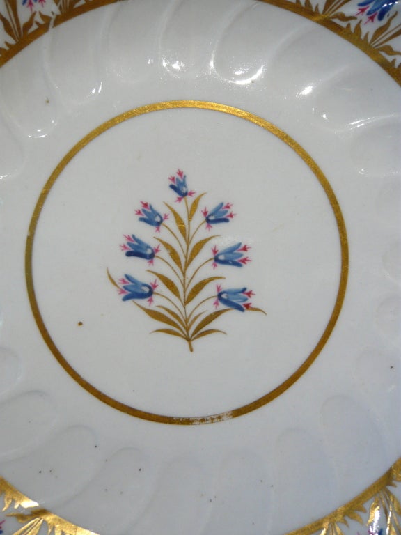 Pair of Early 19th Century English Porcelain Plates For Sale 1