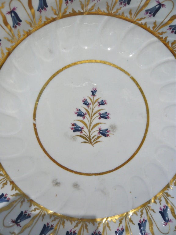 Pair of Early 19th Century English Porcelain Plates For Sale 4