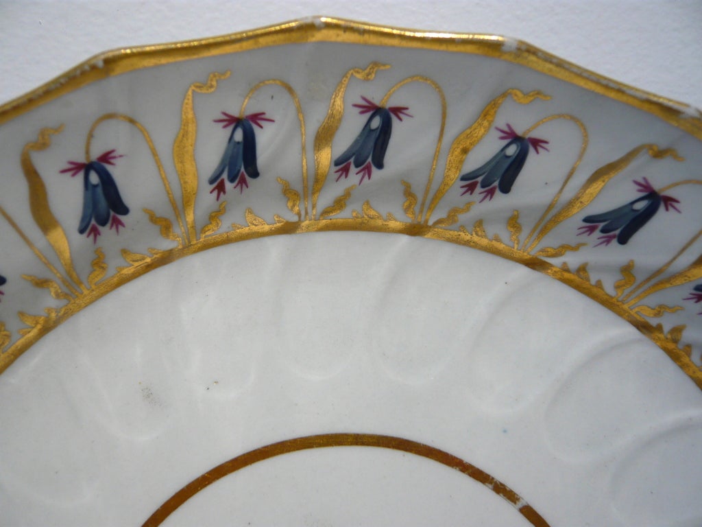 Pair of Early 19th Century English Porcelain Plates For Sale 5