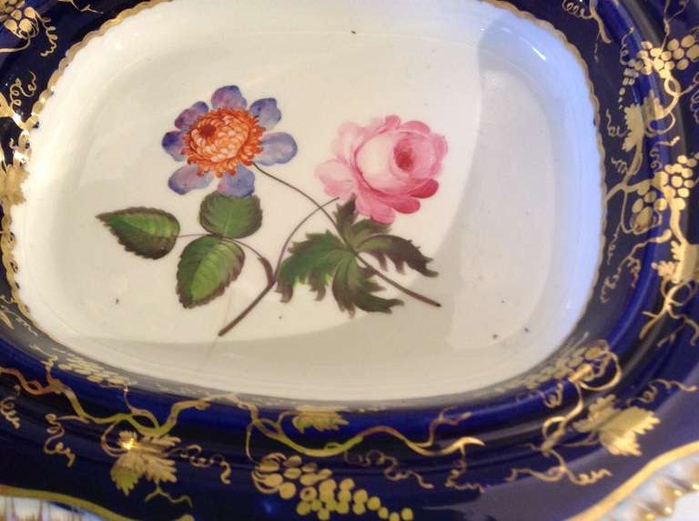 Coalport 19th Century Covered Tureen In Good Condition For Sale In Middleburg, VA