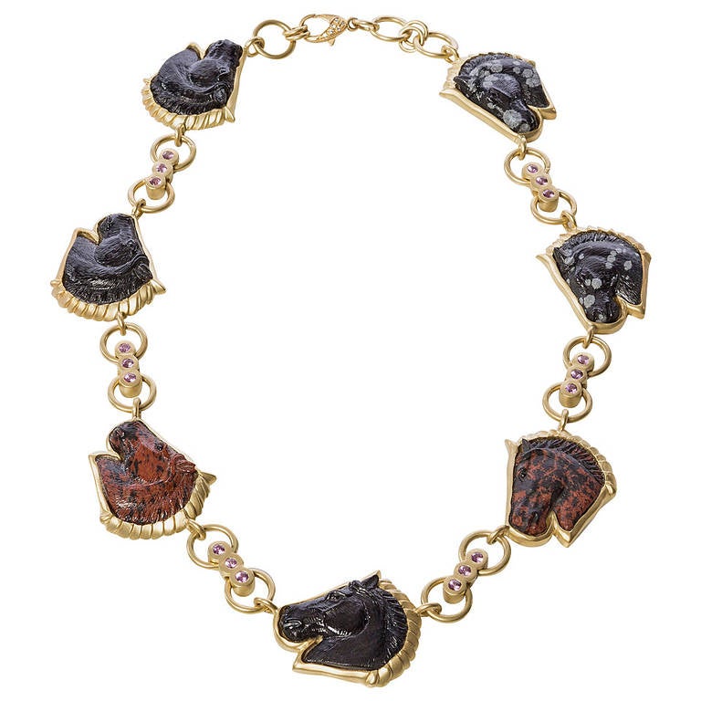 Halskette mit Pferdekopf aus Gold mit Obsidian Saphir und Diamant