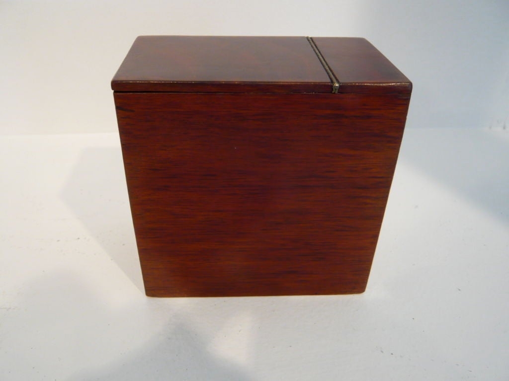 Early Victorian English Mahogany Tea Canister For Sale 5