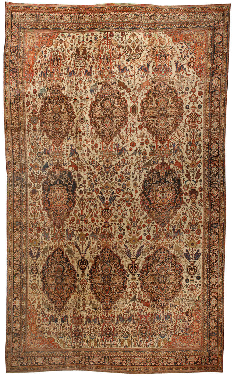 Antique Oversize 19th Century Persian Bakhtiari Carpet In Excellent Condition For Sale In New York, NY
