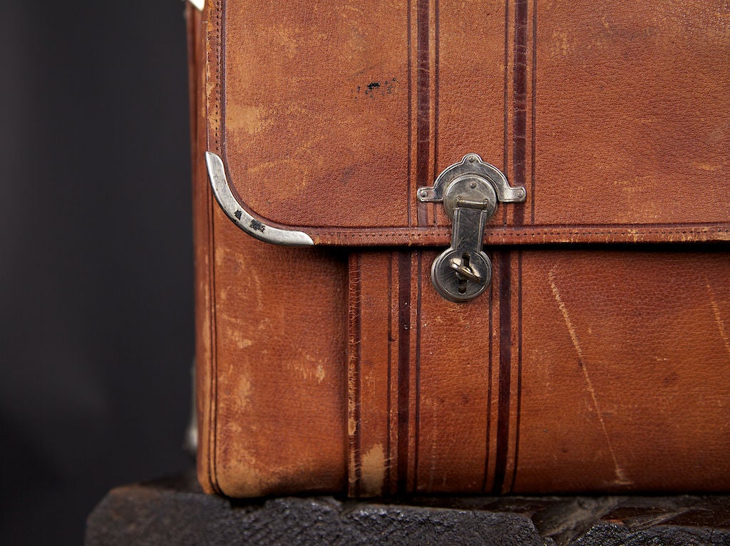 1910 to 1920's Brown Leather Traveler's Bag 5