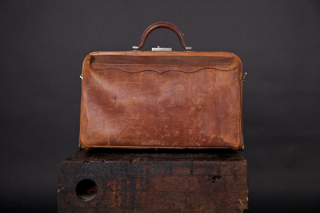 1910 to 1920's Brown Leather Traveler's Bag 1