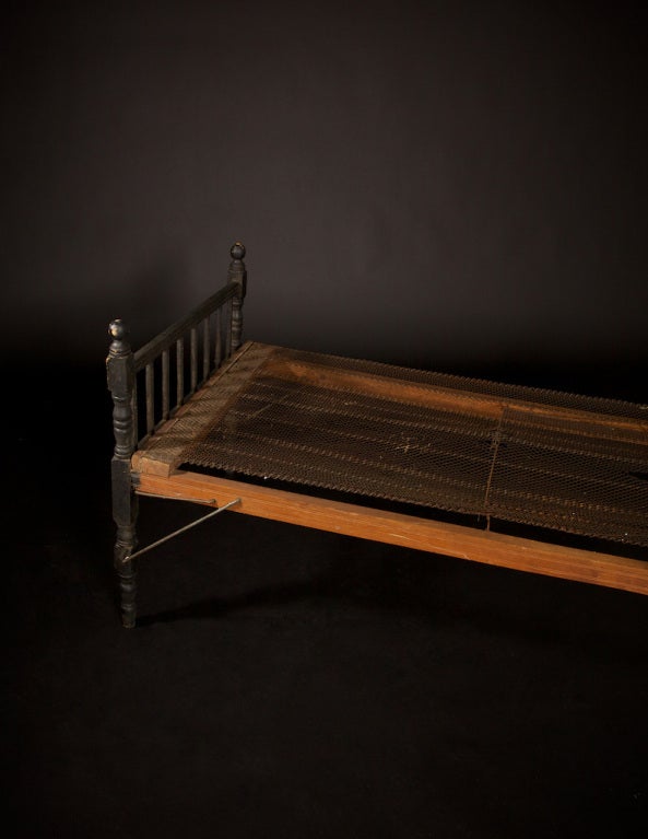 American Folding Cot or Daybed, circa 1920