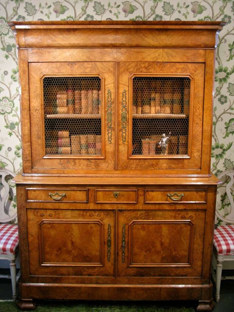 A good quality 19th Cent French Buffet a deux Corpes 4