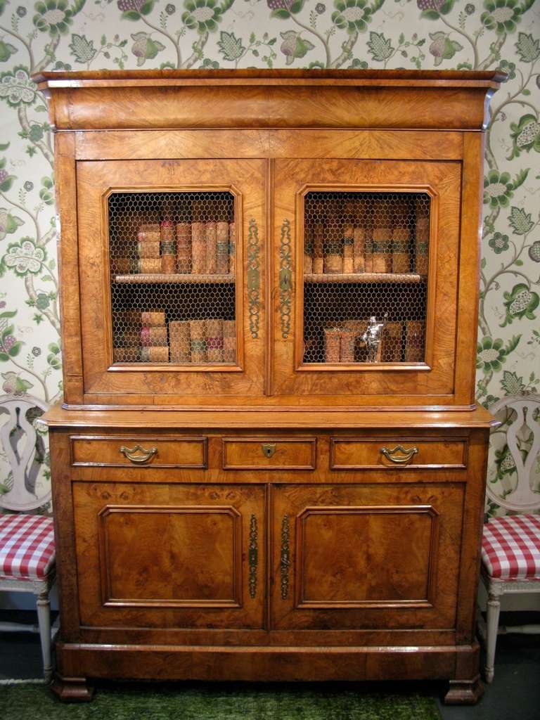 A good quality 19th Cent French Buffet a deux Corpes 5