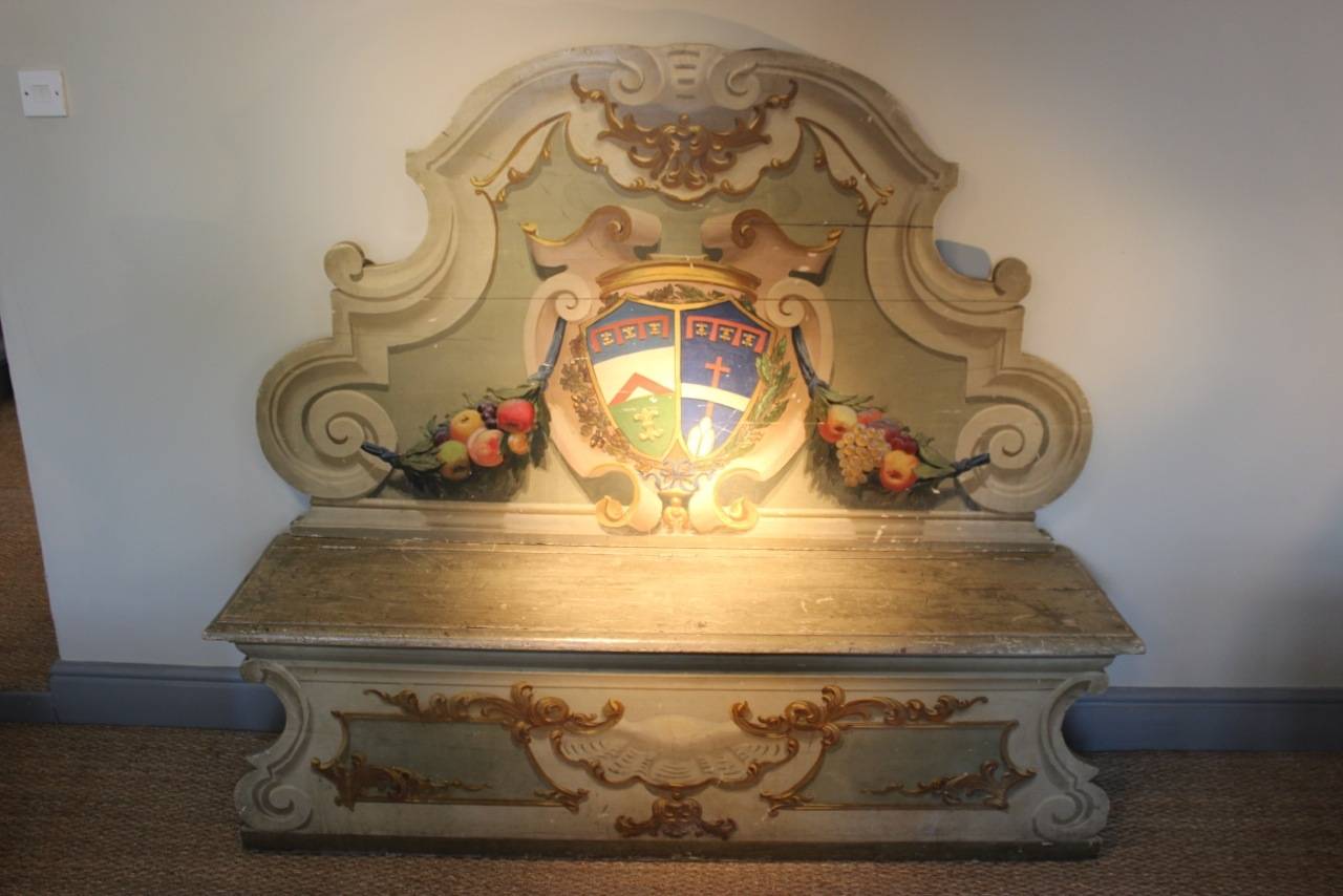 A very useful and of great proportions 19th century painted Italian Hall bench . The seat lifts offering plenty of storage space for boots, etc. 

This elegant bench will make a statement in any entrance. 

Italy Circa 1880/ 1900.