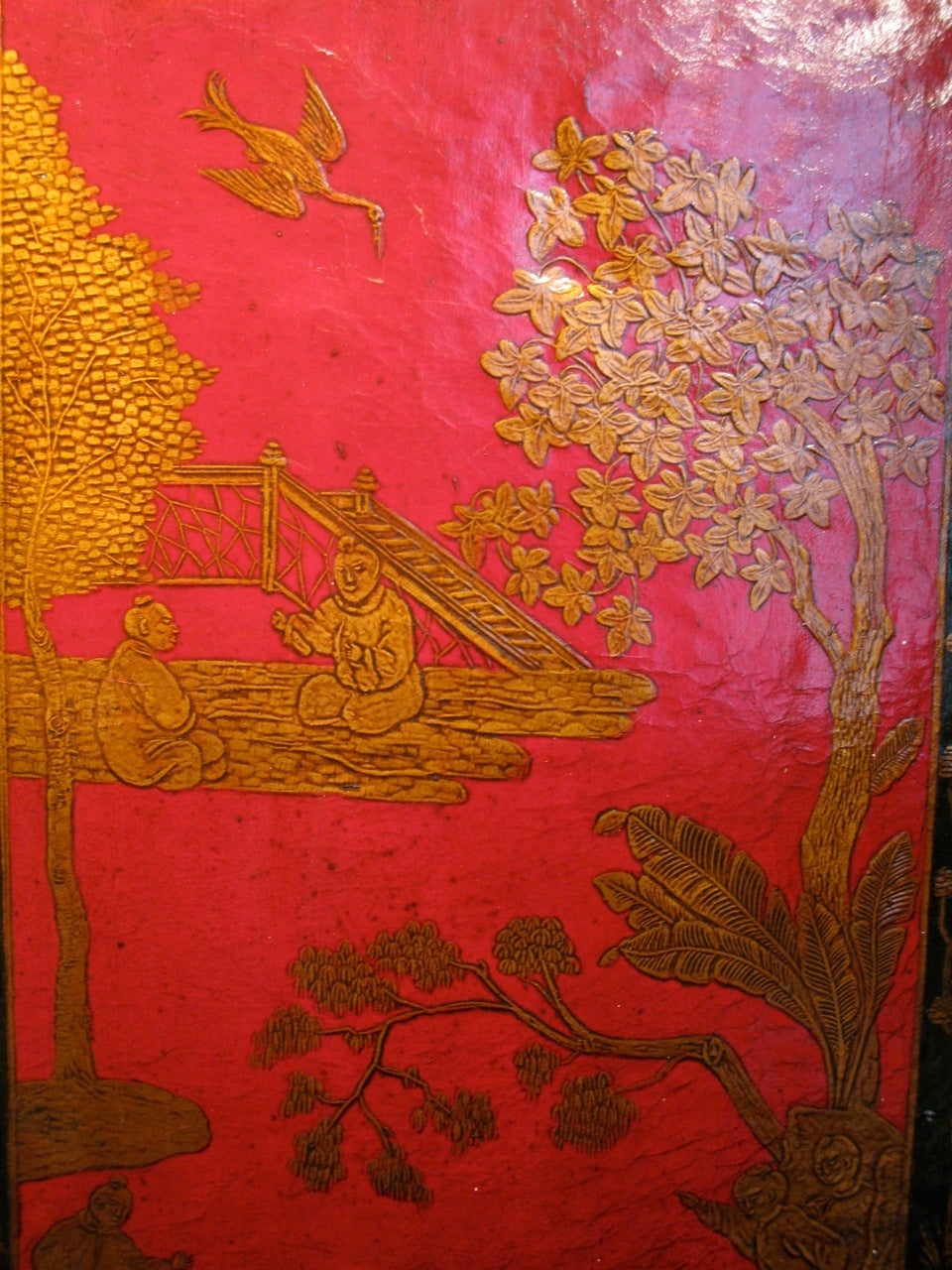 A good quality early to mid-19th century five-fold, red leather screen with chinoiserie figures. This elegant screen will make a statement in most rooms. 

Restorations. 

Circa 1800 - 1840.
