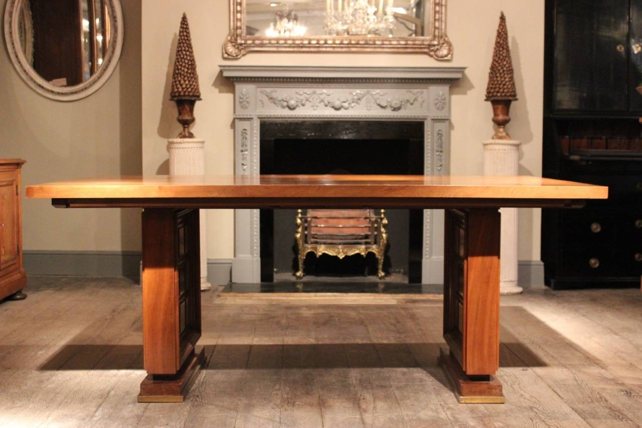 Stylish 1940s Walnut Dining Table or Desk In Good Condition For Sale In Gloucestershire, GB
