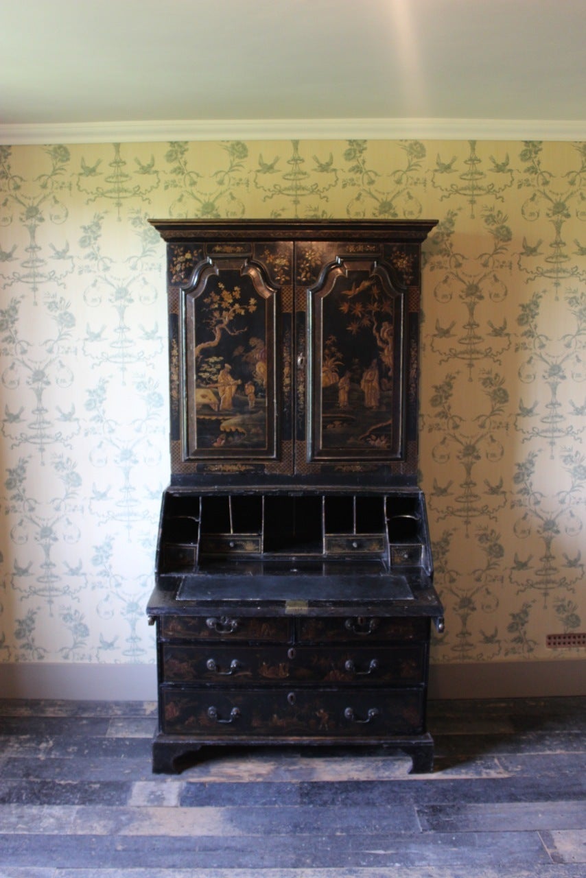 18th Century English George I Japanned Bureau Bookcase In Good Condition In Gloucestershire, GB