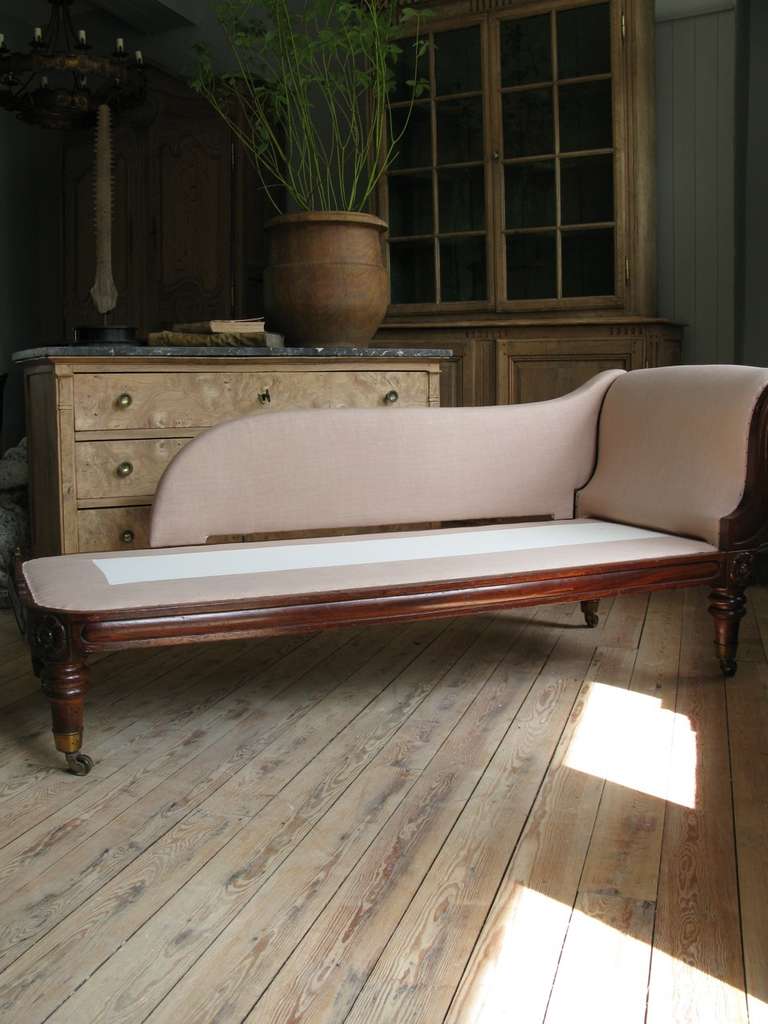 Fine Quality 19th Century English Country House Daybed 2