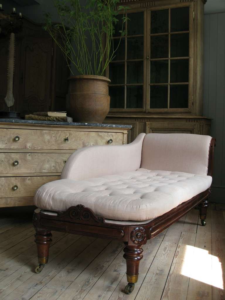 Fine Quality 19th Century English Country House Daybed 3