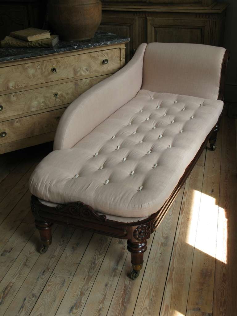 Fine Quality 19th Century English Country House Daybed 4