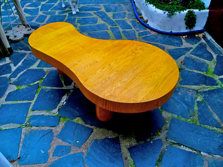 Jean Royère Documented Rare Blond Tri-Legged Oak Model Flaque Coffee Table In Good Condition In Paris, ile de france