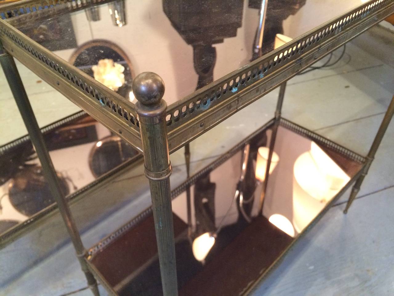 Mid-20th Century Maison Jansen 1940s Refined Pair of Two-Tier Side Tables with Mirrored Top For Sale