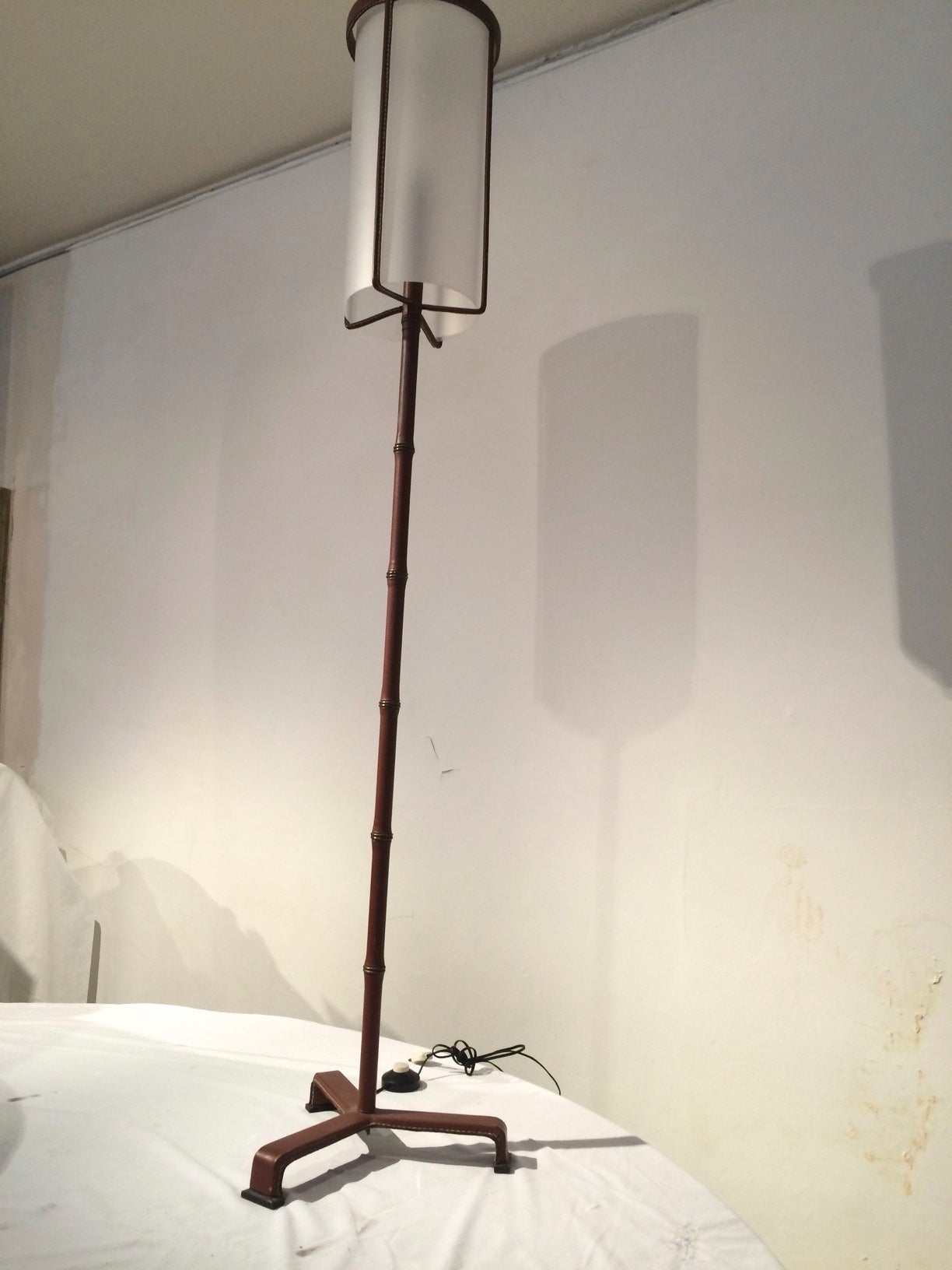 Jacques Adnet Rarest Brown Hand-Stitched Leather Tripod Standing Lamp For Sale 2