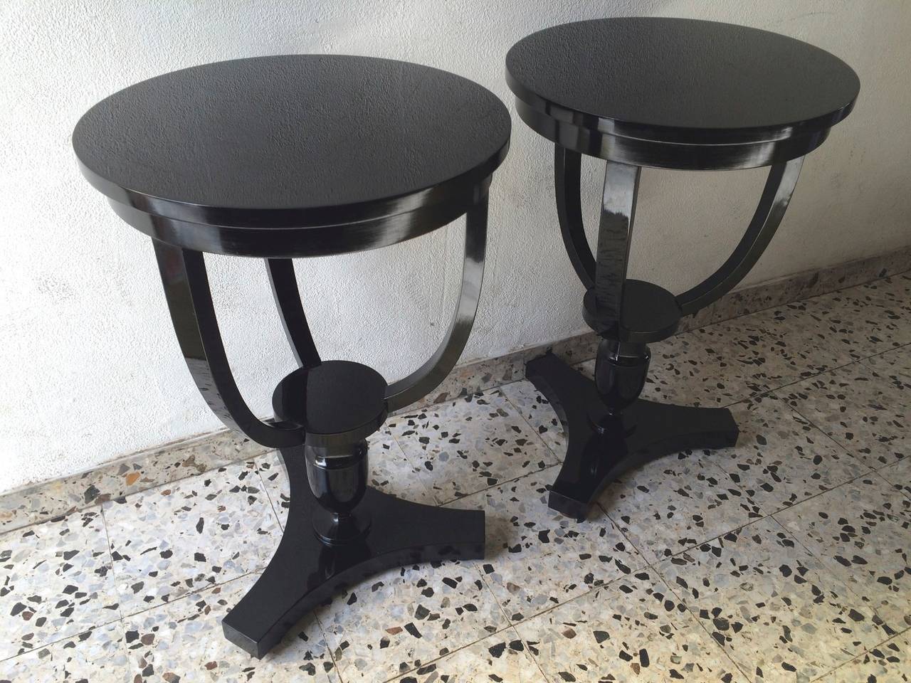 Mid-Century Modern Maison Jansen 1940s Neoclassic Superb Pair of Black Lacquered Side Tables