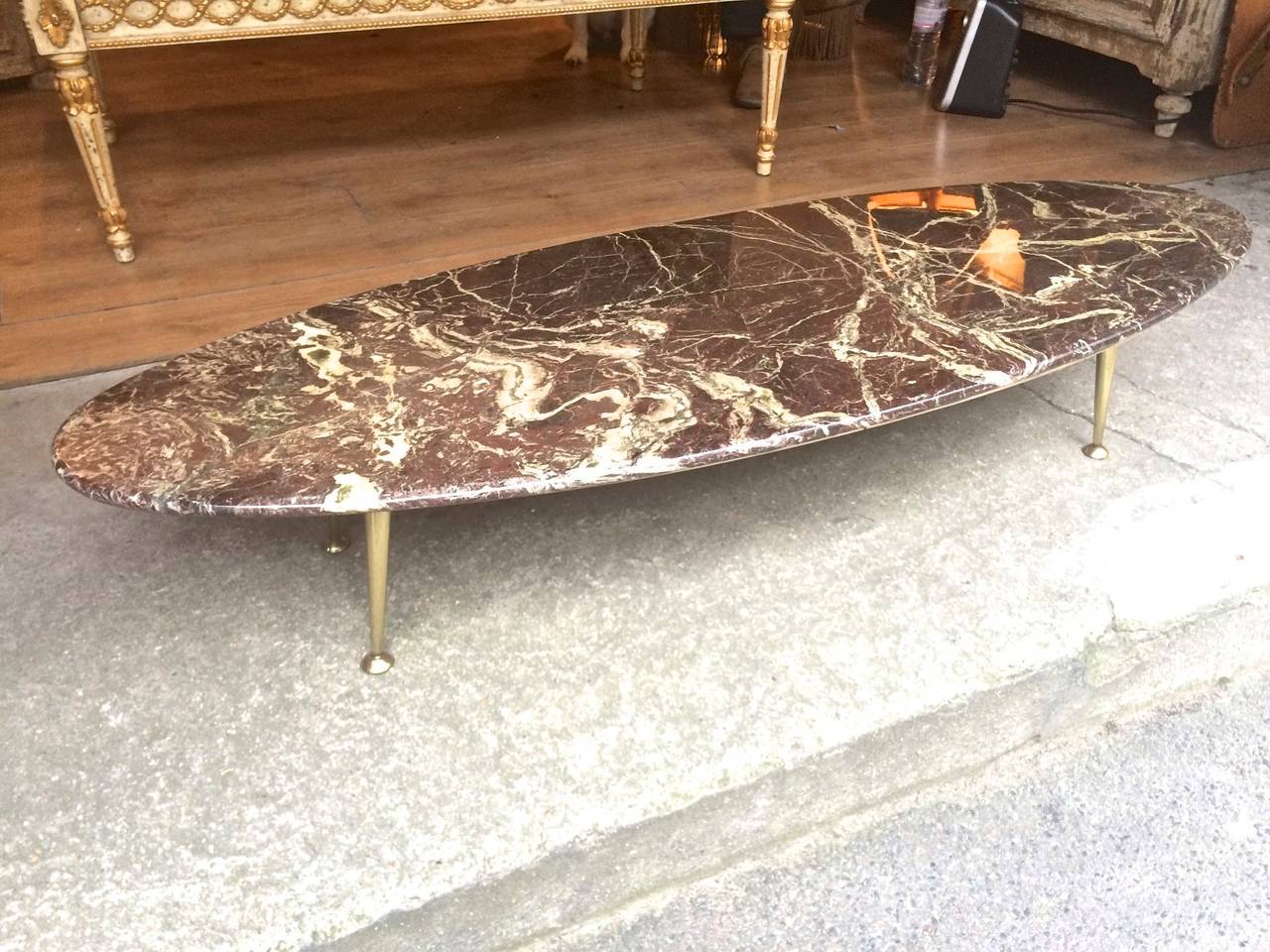 Italian Superb Long Oval Surfboard Look Slender Coffee Table In Good Condition In Paris, ile de france